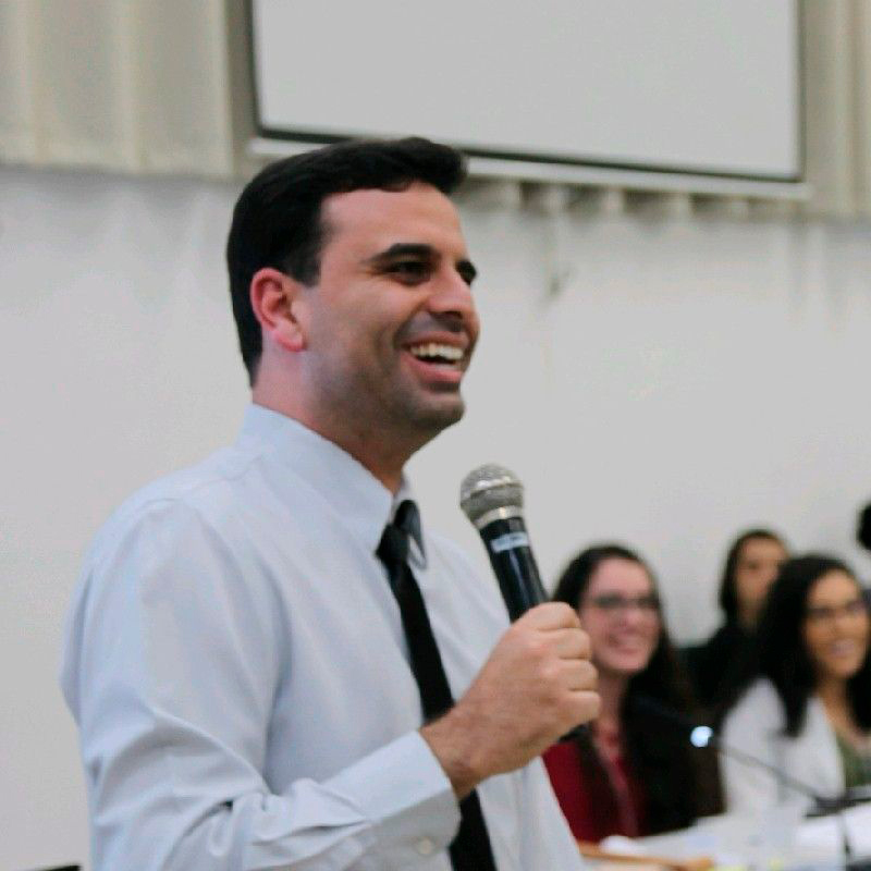 Jeferson Tadeu Martins - Especialista em educação.