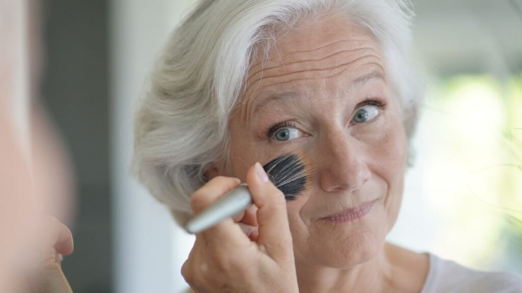 Como a geração 60+ está transformando o mercado da beleza. Fique também por dentro dessa tendência de consumo. Gaivota Comunicação - Assessoria de imprensa em São Paulo.