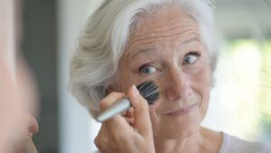 Como a geração 60+ está transformando o mercado da beleza. Fique também por dentro dessa tendência de consumo. Gaivota Comunicação - Assessoria de imprensa em São Paulo.