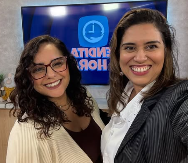 Do Natal aos Holofotes: A Jornada da Comunicadora que Transformou a Assessoria de Imprensa em Estratégia de Autoridade.