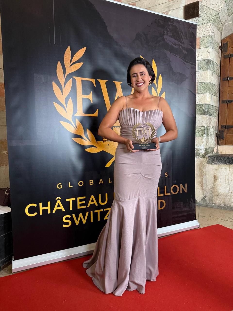 Zora Viana é premiada na Suíça e consolida presença internacional com apoio da Gaivota Comunicação.