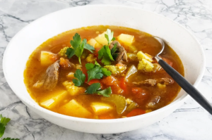 Opções de cortes ricos em colágeno e gordura entremeada garantem caldos encorpados e carnes macias no cozimento lento de inverno